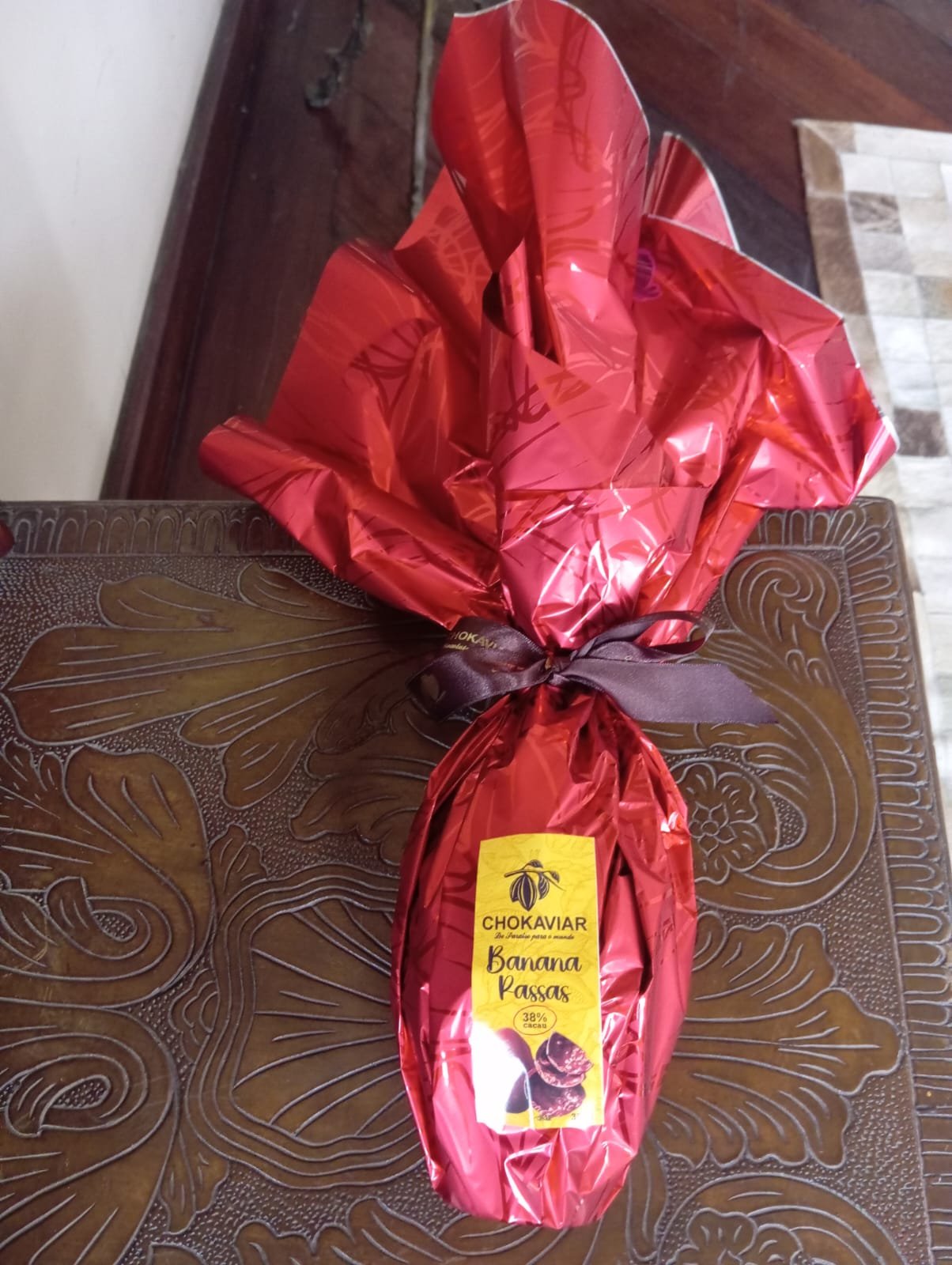Barra de chocolate Chokaviar aberta